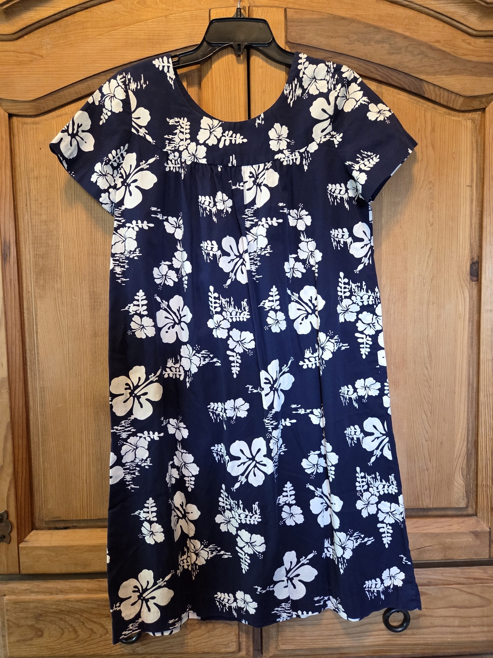 Vintage Ui-Maikai Hawaiian Dress Navy Blue White Hibiscus Floral Caftan Muumuu